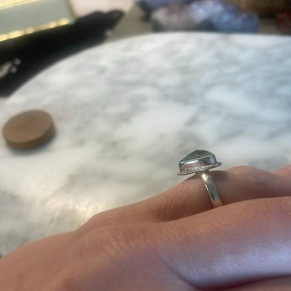 Green amethyst gemstone triangle 925 sterling silver in size 7 - Picture 5 of 7